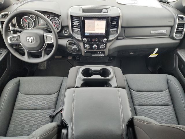 2026 RAM 1500 BIG HORN CREW CAB 4X2 5'7' BOX