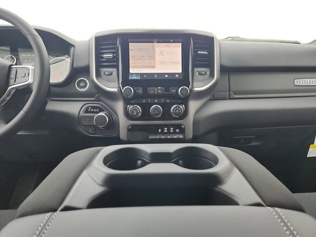 2026 RAM 1500 BIG HORN CREW CAB 4X2 5'7' BOX