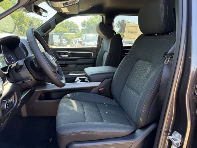 2026 RAM 1500 BIG HORN CREW CAB 4X2 5'7' BOX