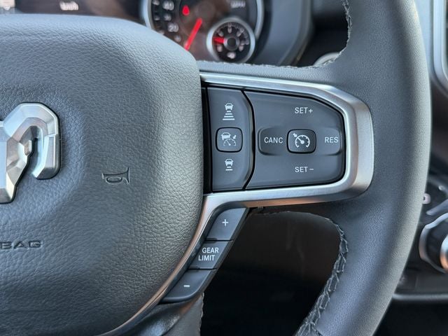 2026 RAM 1500 BIG HORN CREW CAB 4X2 5'7' BOX