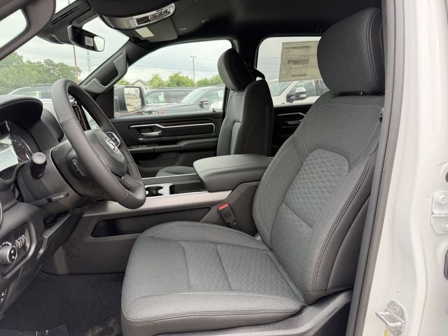 2026 RAM 1500 BIG HORN CREW CAB 4X2 5'7' BOX