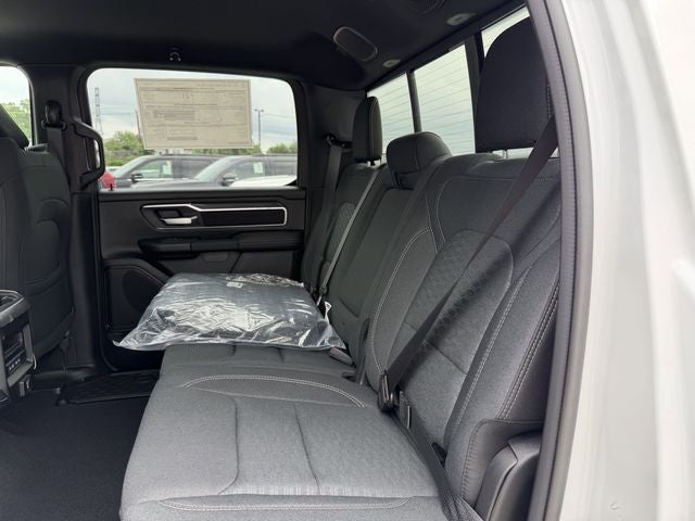 2026 RAM 1500 BIG HORN CREW CAB 4X2 5'7' BOX