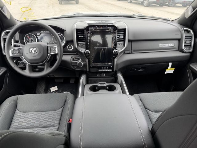2026 RAM 1500 BIG HORN CREW CAB 4X2 5'7' BOX