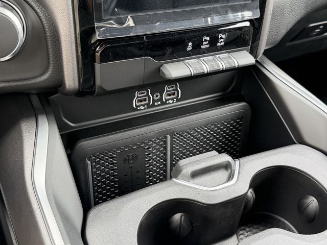 2026 RAM 1500 BIG HORN CREW CAB 4X2 5'7' BOX