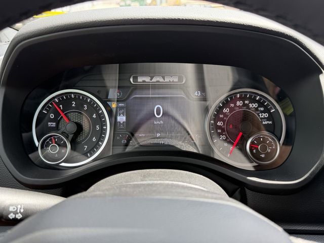 2026 RAM 1500 BIG HORN CREW CAB 4X2 5'7' BOX