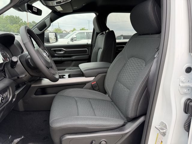 2026 RAM 1500 BIG HORN CREW CAB 4X2 5'7' BOX