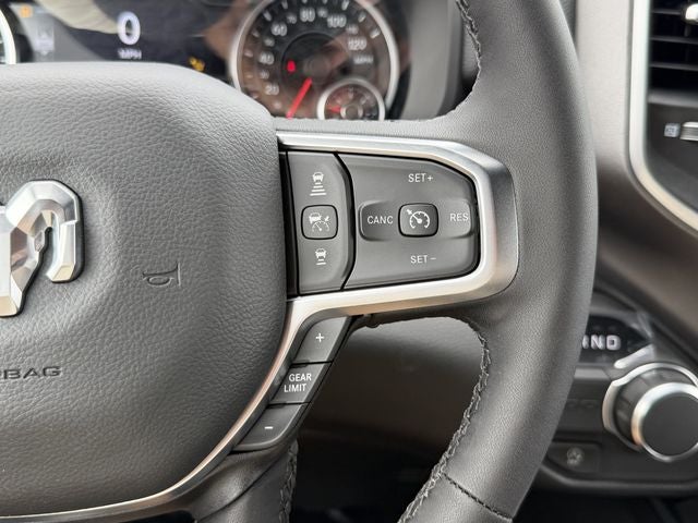 2026 RAM 1500 BIG HORN CREW CAB 4X2 5'7' BOX