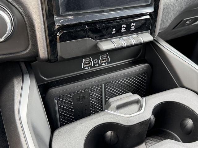 2026 RAM 1500 BIG HORN CREW CAB 4X2 5'7' BOX
