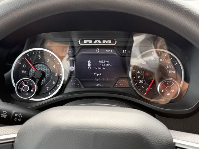 2026 RAM 1500 EXPRESS CREW CAB 4X4 5'7' BOX