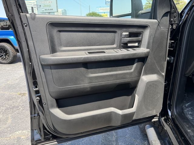 2026 RAM 2500 BLACK EXPRESS CREW CAB 4X4 6'4' BOX