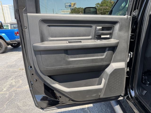 2026 RAM 2500 BLACK EXPRESS CREW CAB 4X4 6'4' BOX