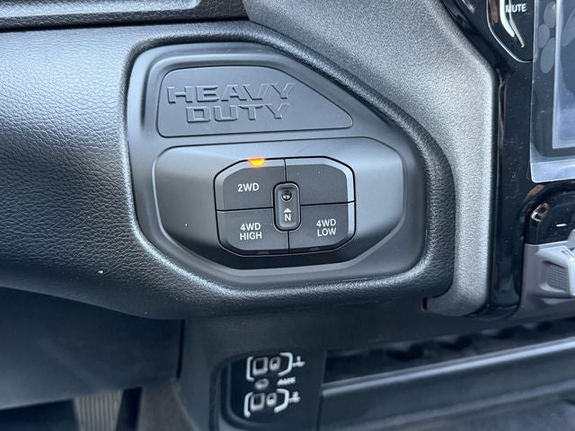 2026 RAM 2500 BLACK EXPRESS CREW CAB 4X4 6'4' BOX