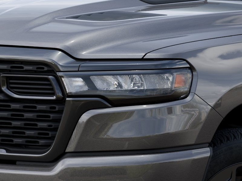 2026 RAM 1500 EXPRESS CREW CAB 4X4 5'7' BOX