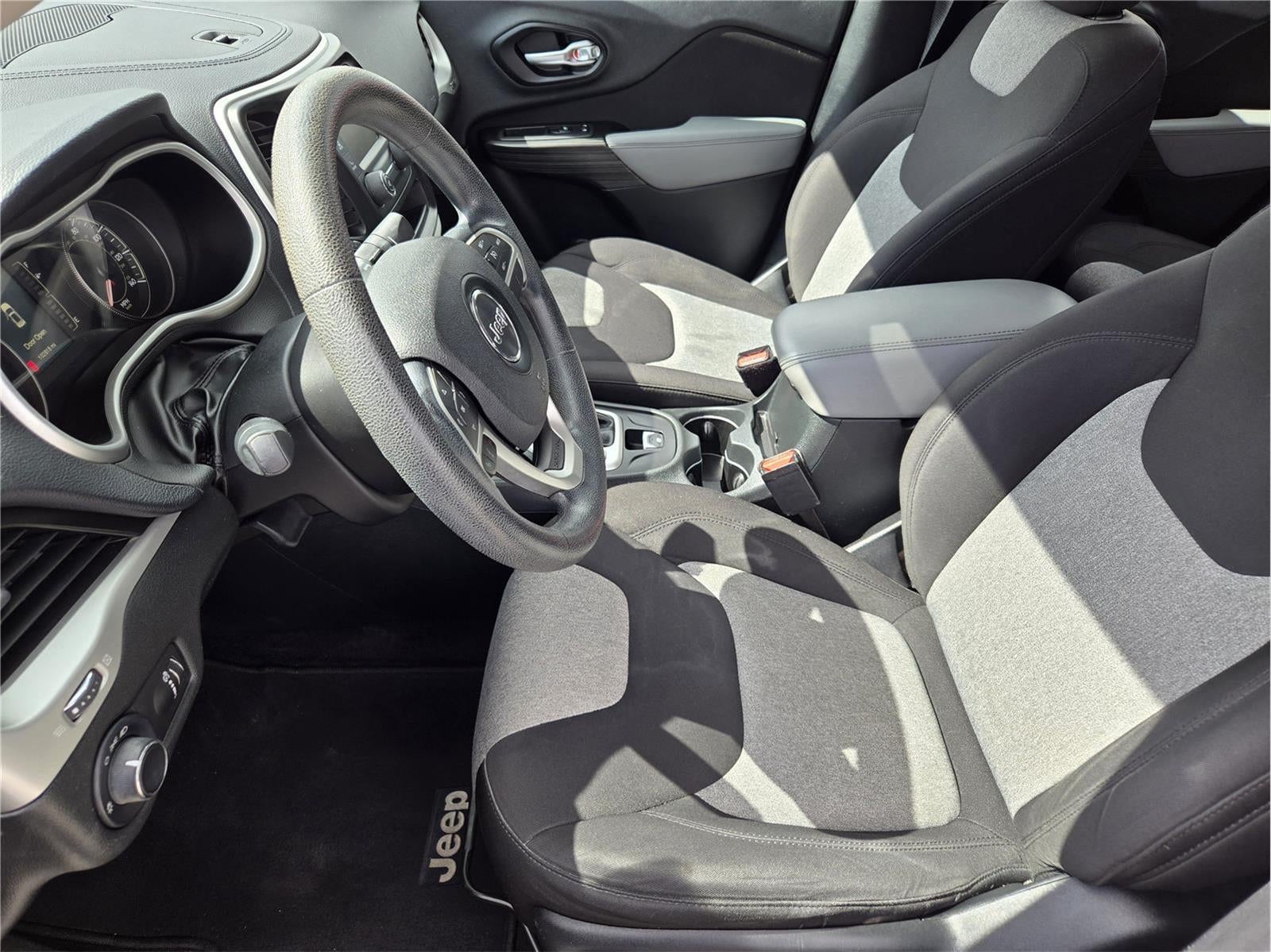 2014 Jeep Cherokee Sport
