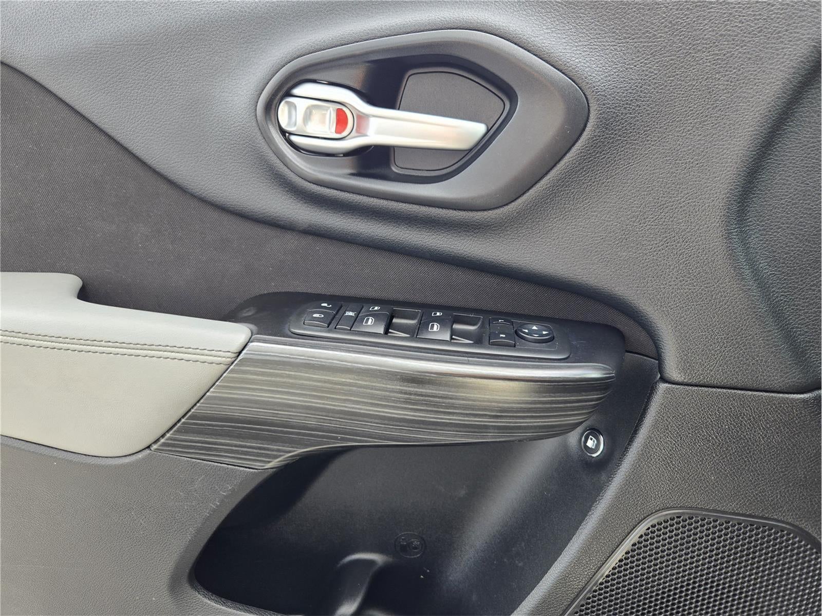 2014 Jeep Cherokee Sport