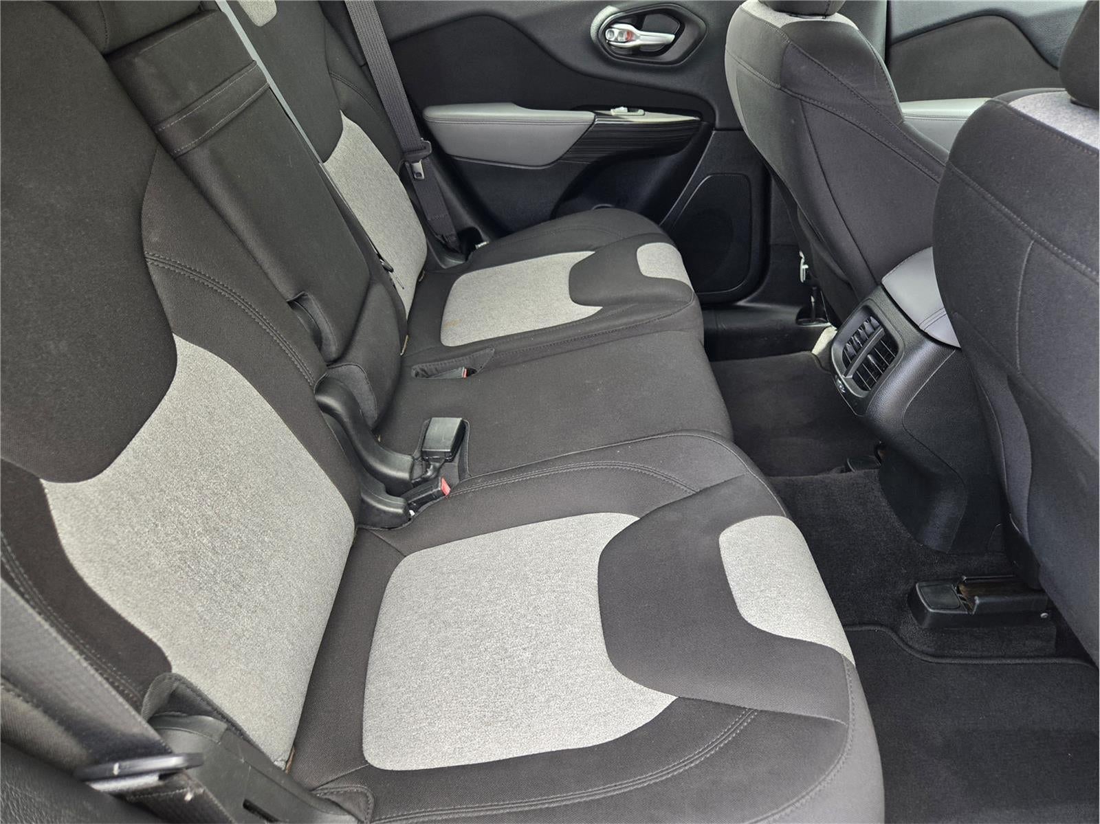 2014 Jeep Cherokee Sport