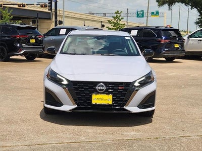 2025 Nissan Altima SR