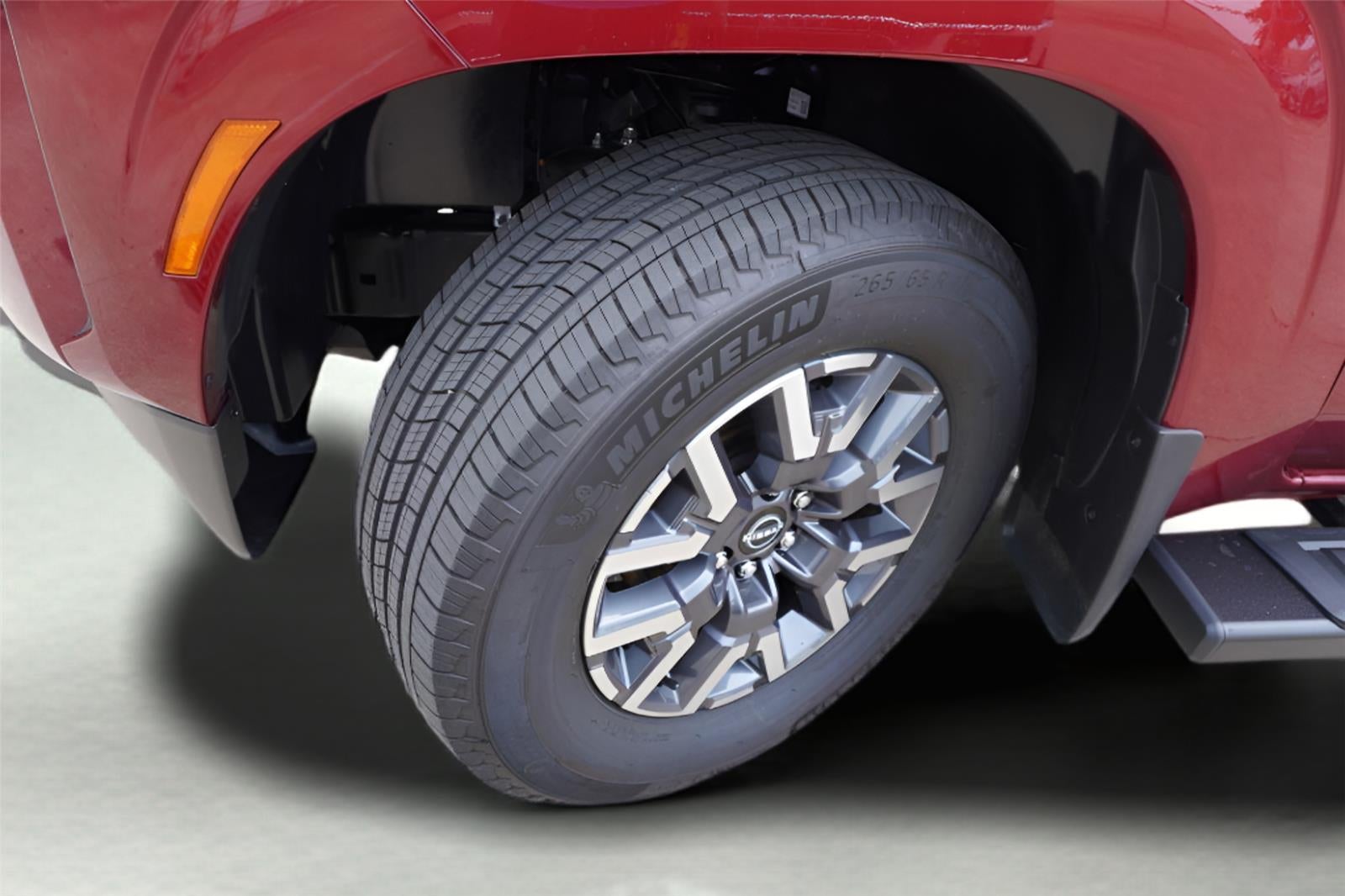 2024 Nissan Frontier SL