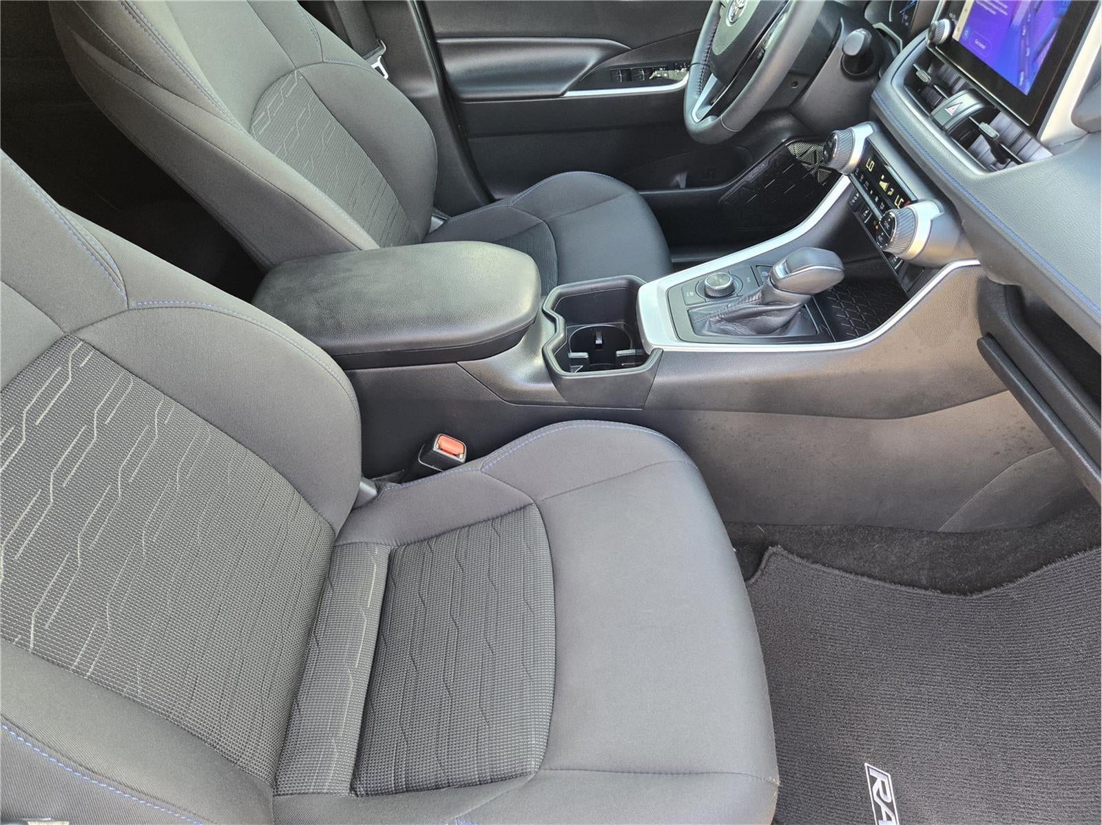 2024 Toyota RAV4 Hybrid SE