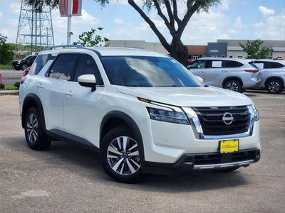 2024 Nissan Pathfinder SL
