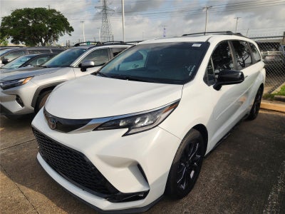 2022 Toyota Sienna XSE 7-Passenger