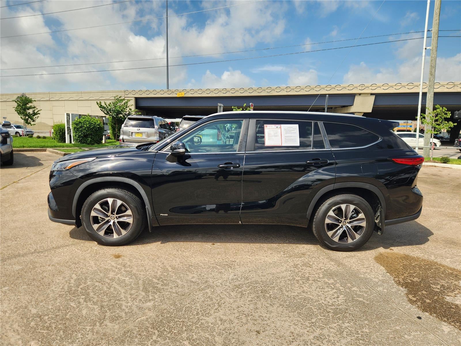 2023 Toyota Highlander Hybrid XLE