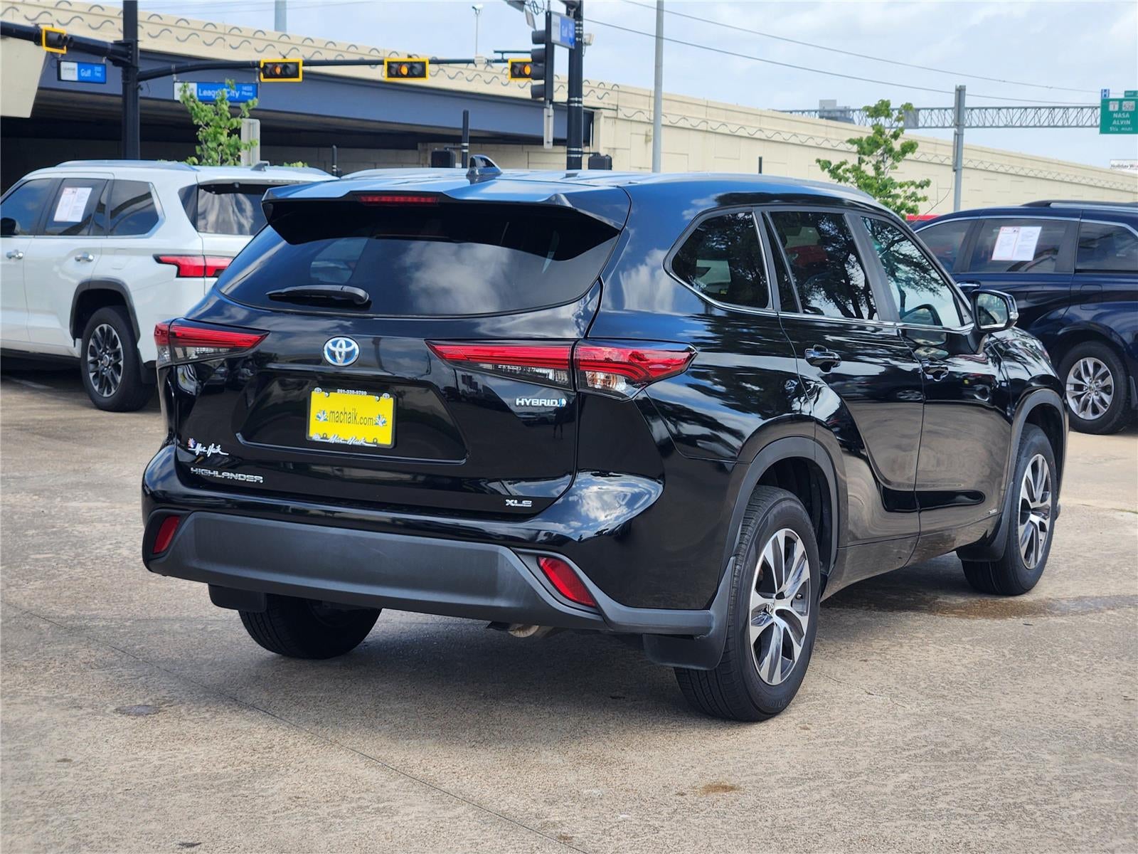 2023 Toyota Highlander Hybrid XLE