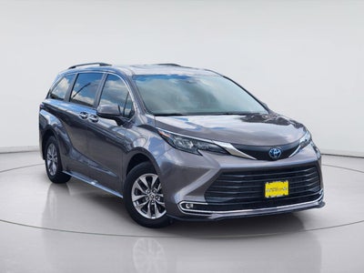 2024 Toyota Sienna XLE 8-Passenger