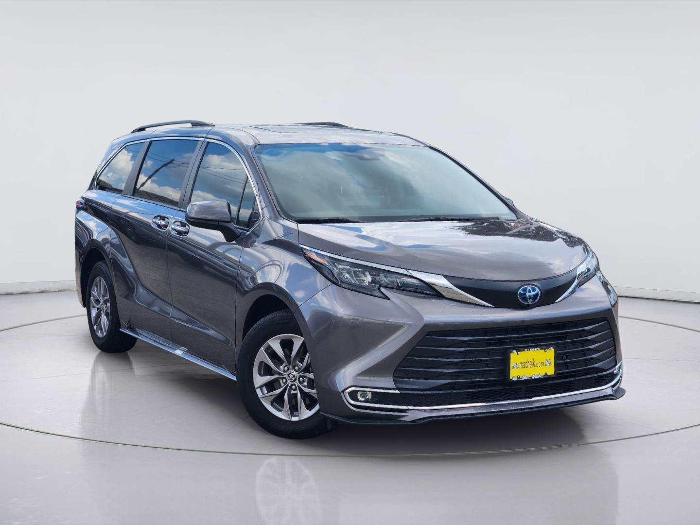 2024 Toyota Sienna XLE 8-Passenger