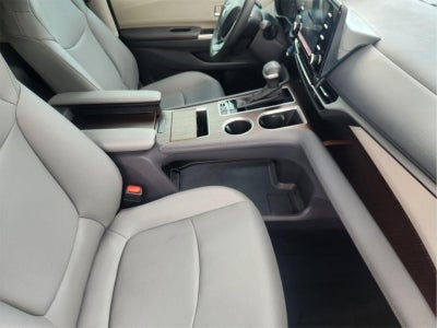 2024 Toyota Sienna XLE 8-Passenger