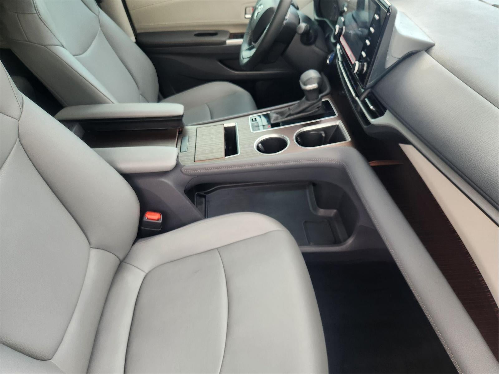 2024 Toyota Sienna XLE 8-Passenger