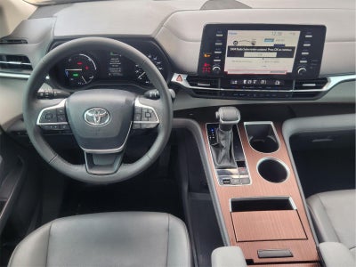 2024 Toyota Sienna XLE 8-Passenger