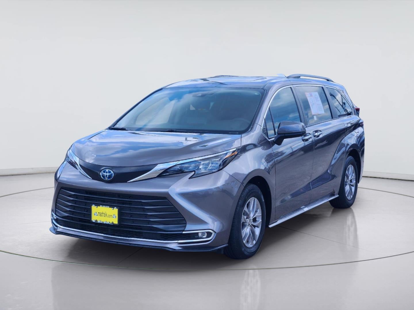 2024 Toyota Sienna XLE 8-Passenger