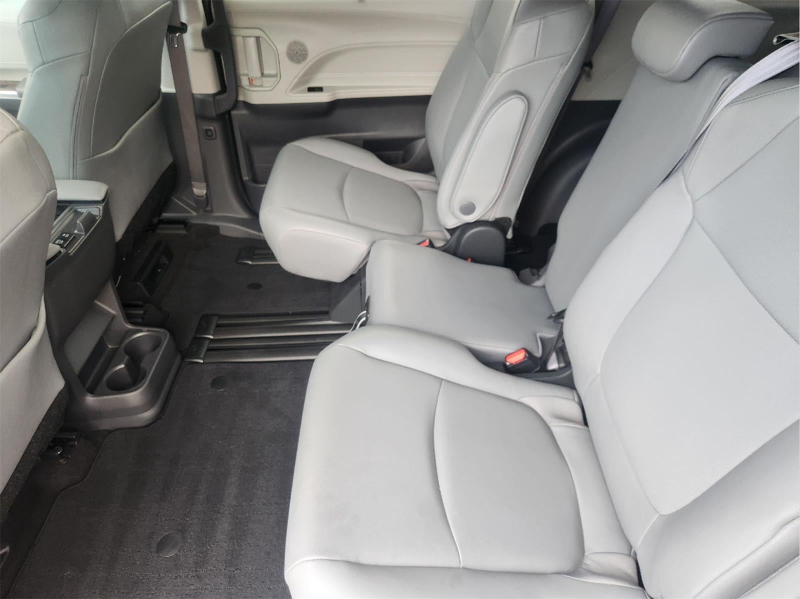 2024 Toyota Sienna XLE 8-Passenger