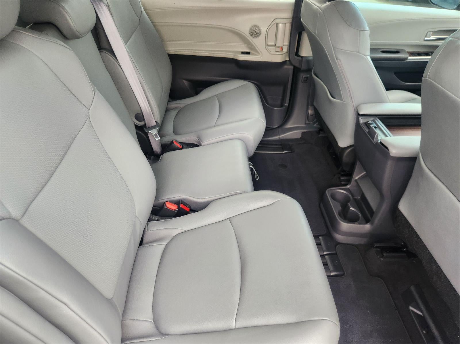 2024 Toyota Sienna XLE 8-Passenger