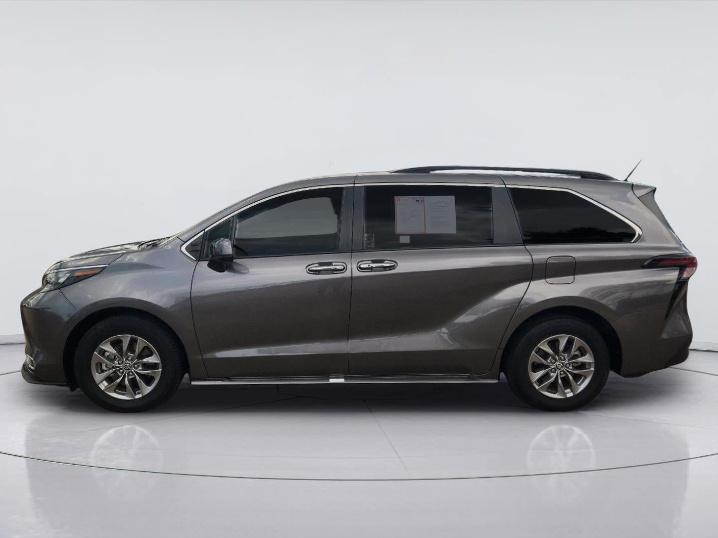 2024 Toyota Sienna XLE 8-Passenger