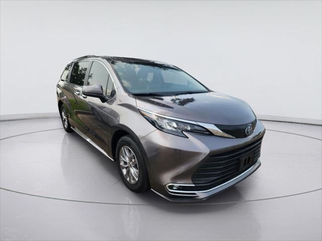 2024 Toyota Sienna XLE 8-Passenger