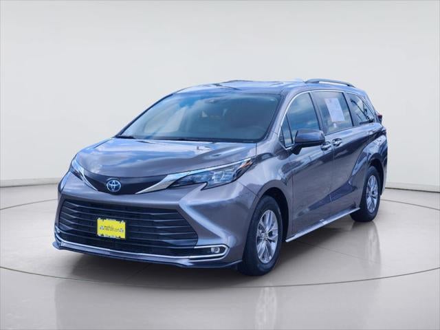 2024 Toyota Sienna XLE 8-Passenger