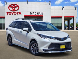 2021 Toyota Sienna XLE