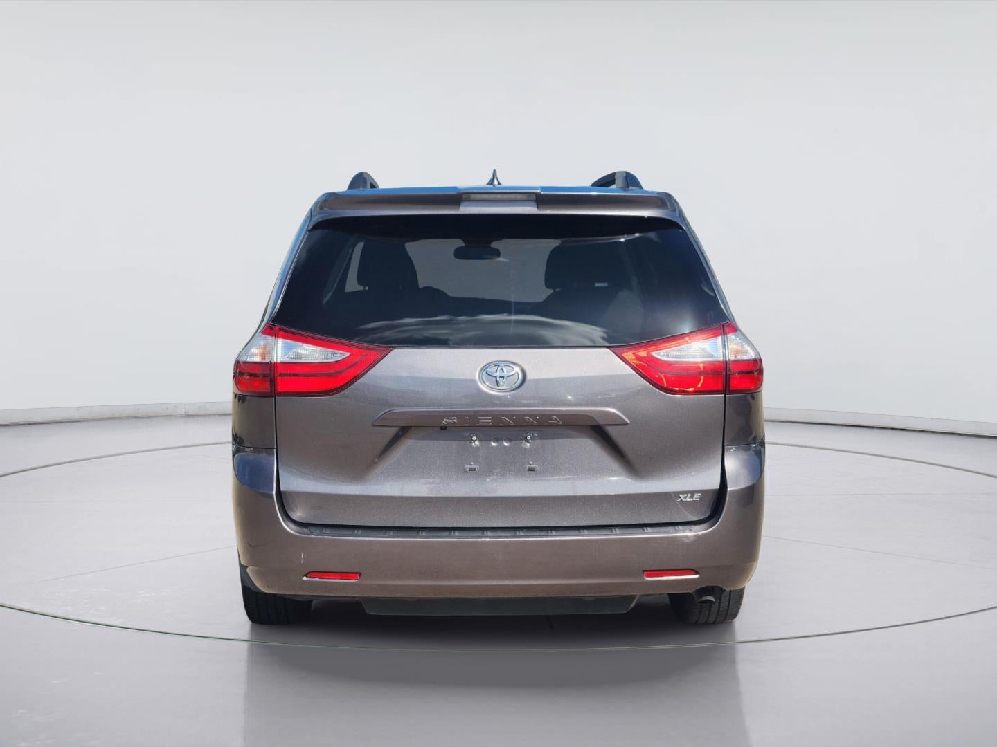 2018 Toyota Sienna XLE 8-Passenger
