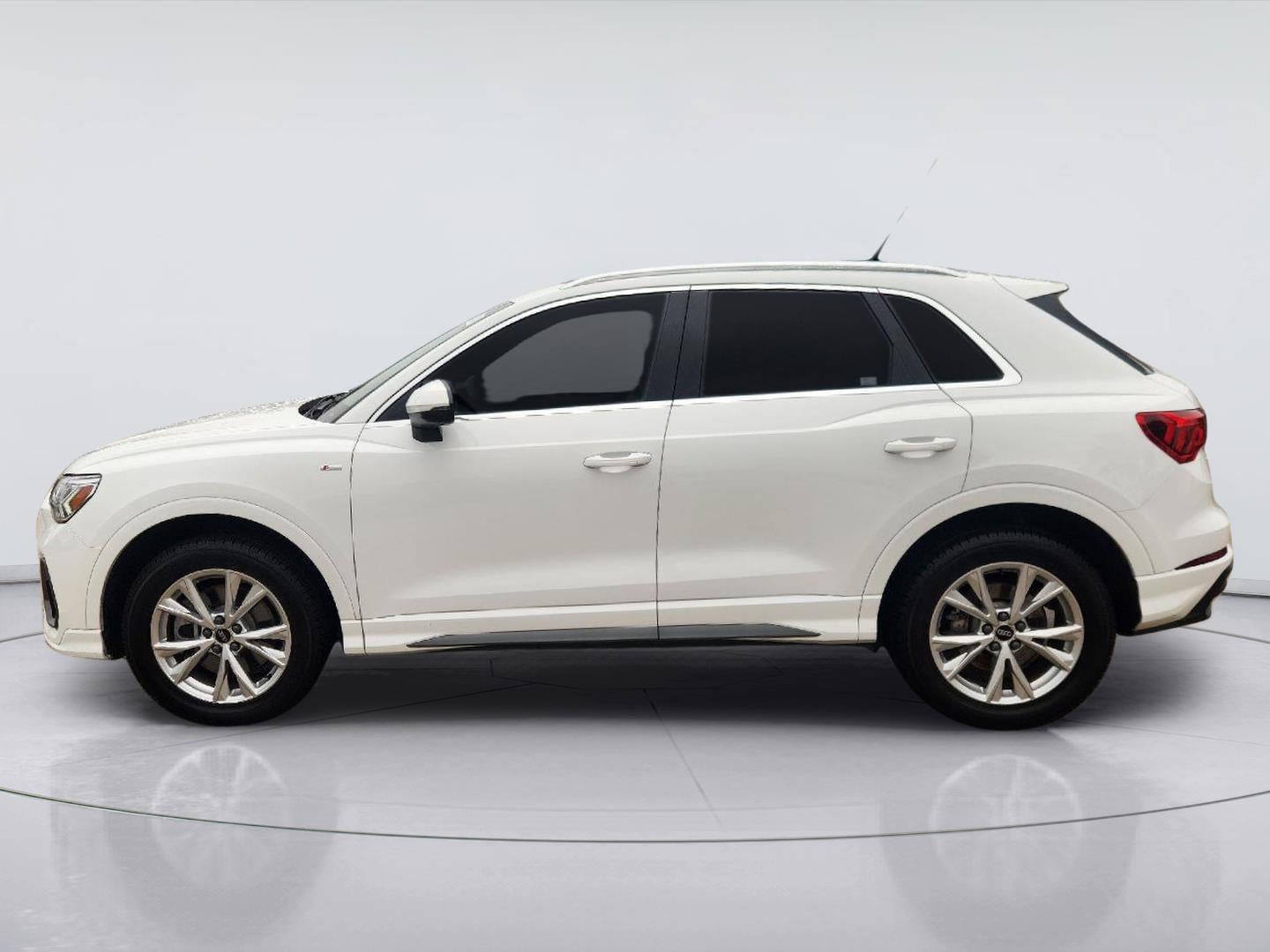 2023 Audi Q3 S line Premium