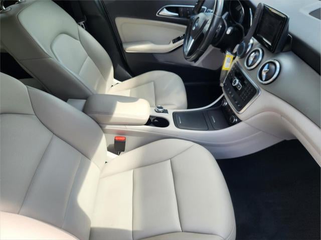 2015 MERCEDES-BENZ TRUCK GLA-CLASS Base