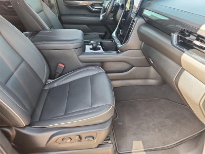 2025 GMC Yukon Elevation