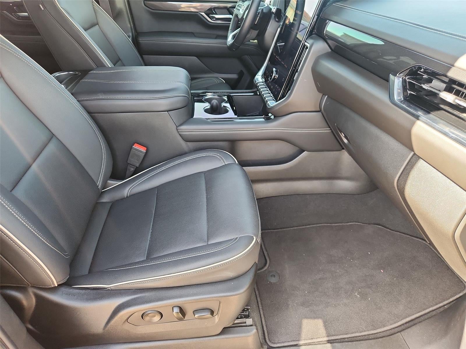 2025 GMC Yukon Elevation