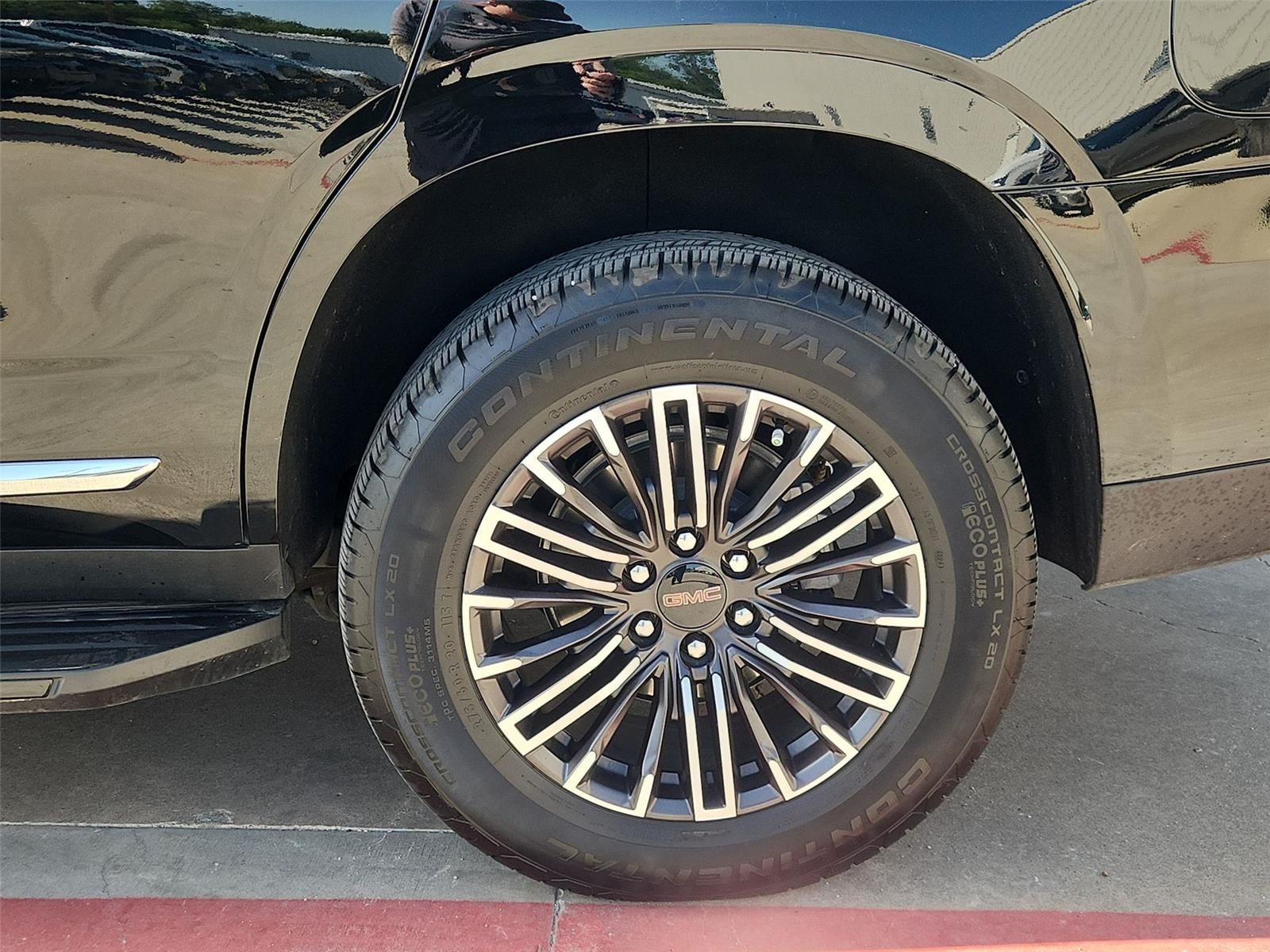 2025 GMC Yukon Elevation