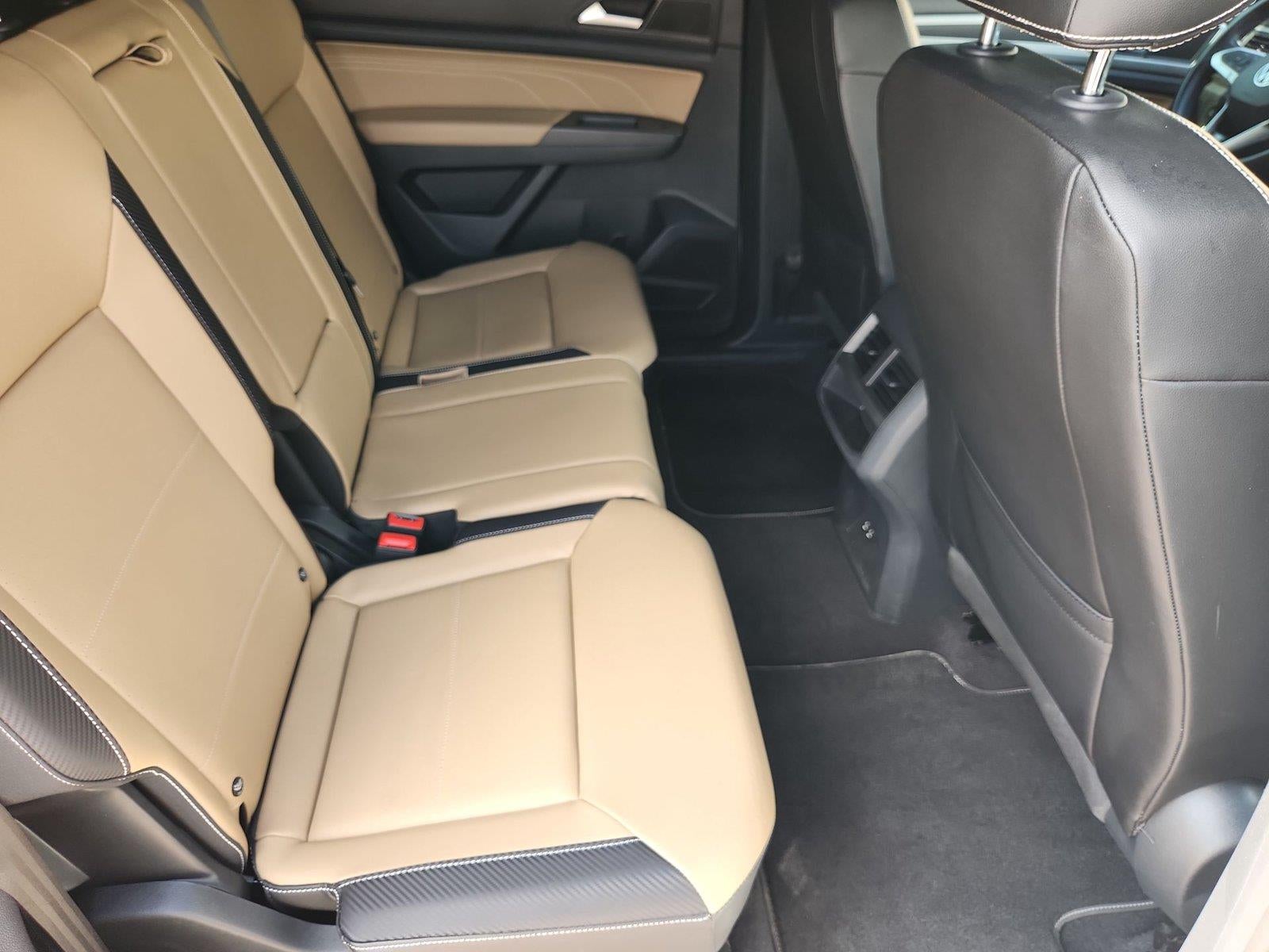 2021 Volkswagen Atlas Cross Sport 3.6L V6 SE w/Technology R-Line
