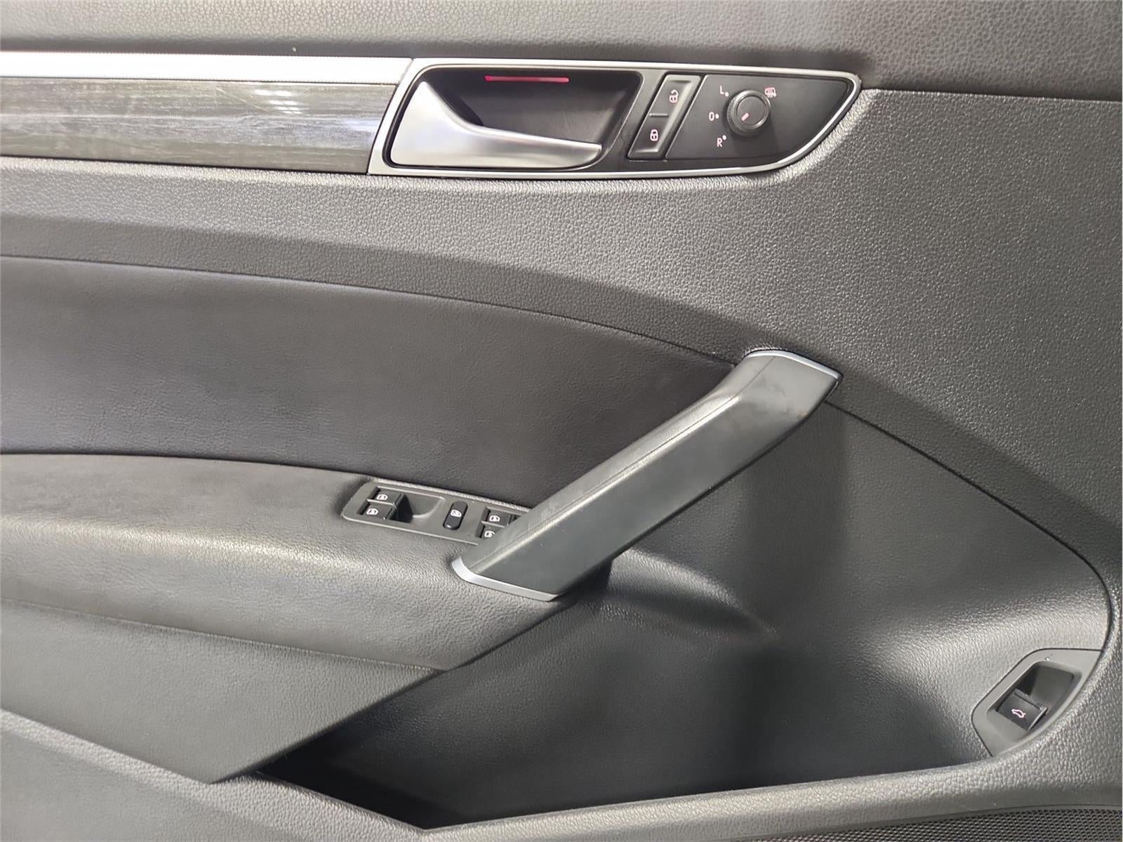 2018 Volkswagen Passat 2.0T SE w/Technology