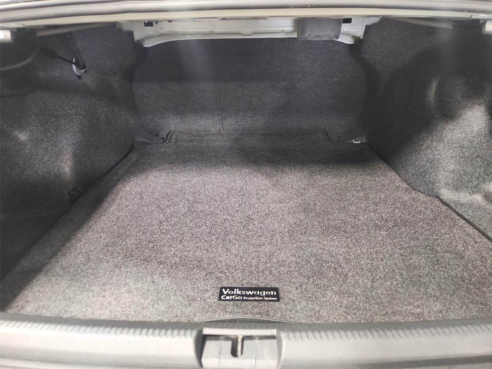 2018 Volkswagen Passat 2.0T SE w/Technology
