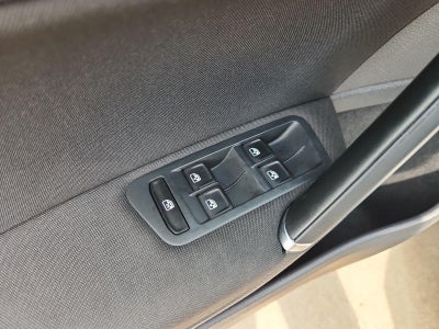 2016 Volkswagen Golf TSI S w/Sunroof