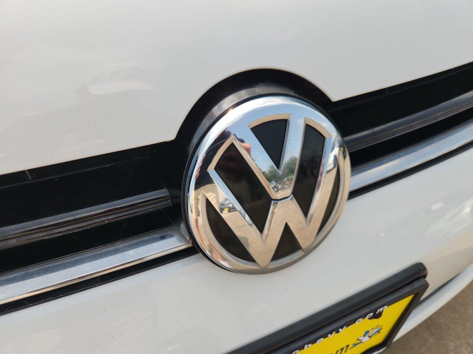 2016 Volkswagen Golf TSI S w/Sunroof